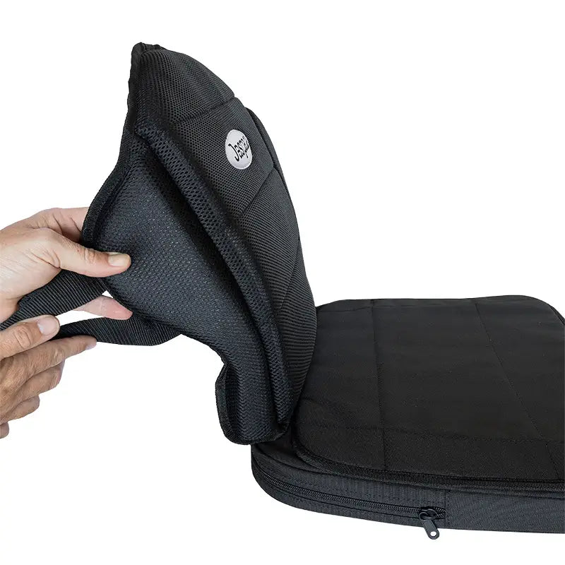 aluminium lumbar supports in the kayak seat